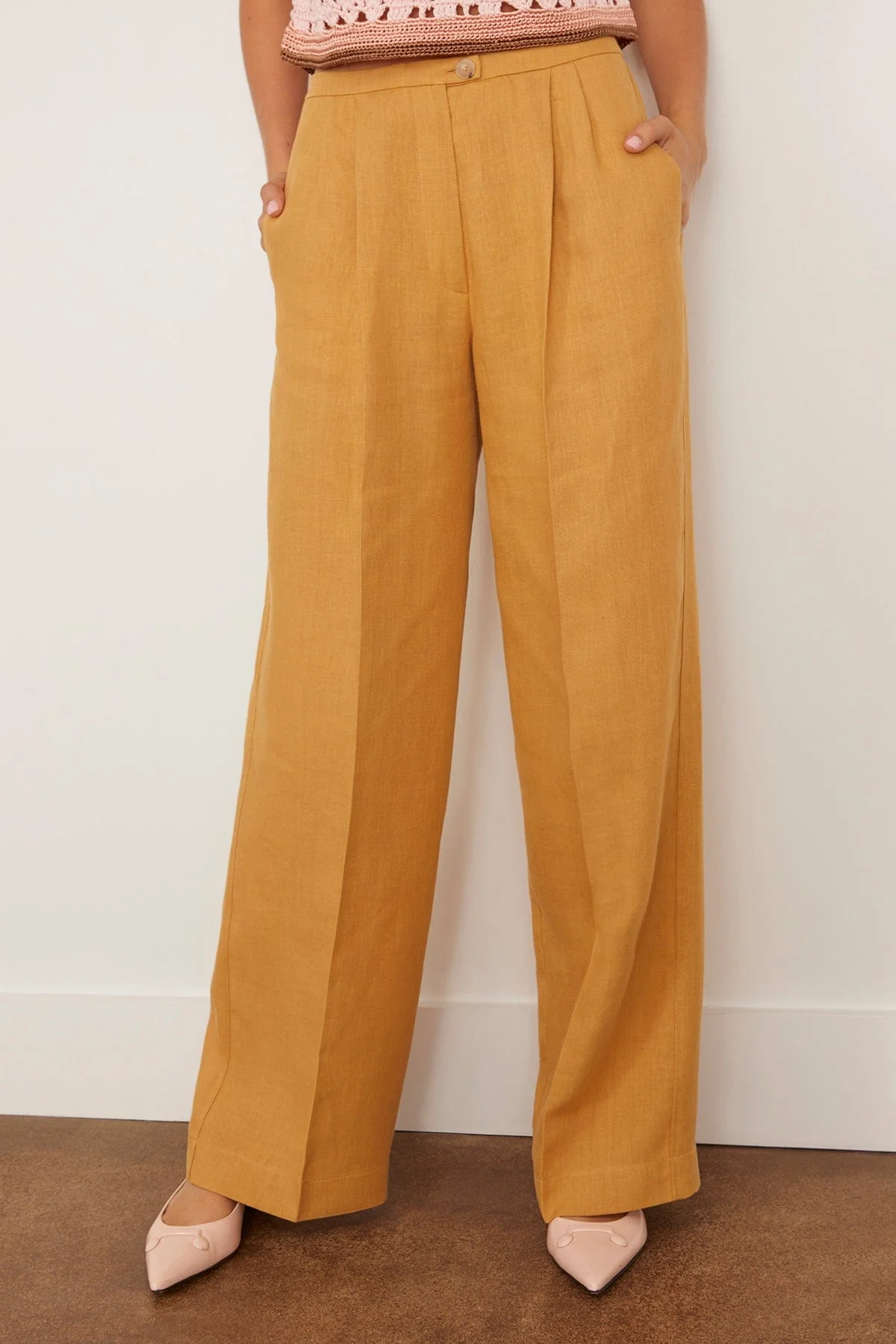 Chic Linen Canvas Darted Pants in Grano - Image 3