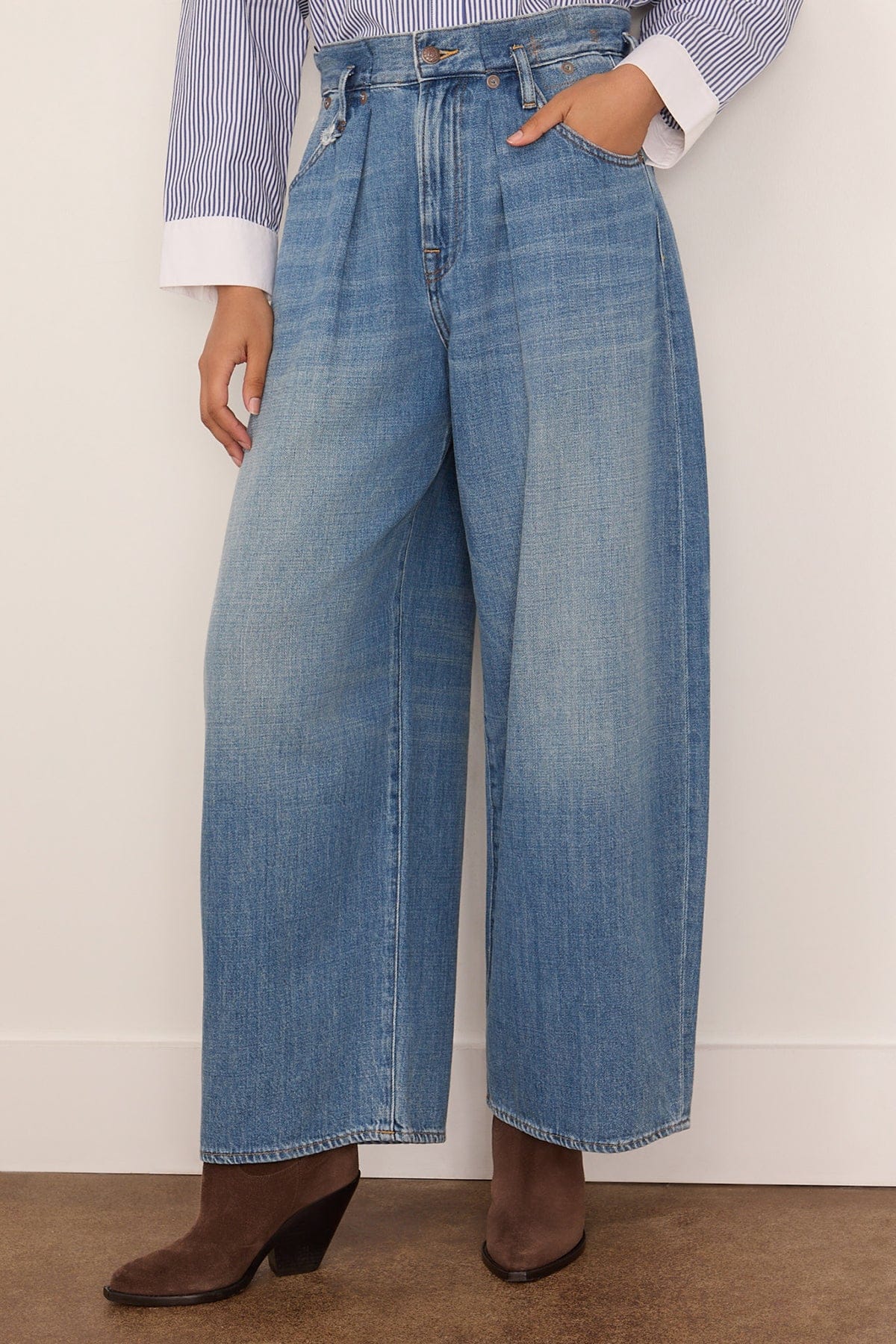 Pleated Waistband Jean in Concrete Blue - Image 3
